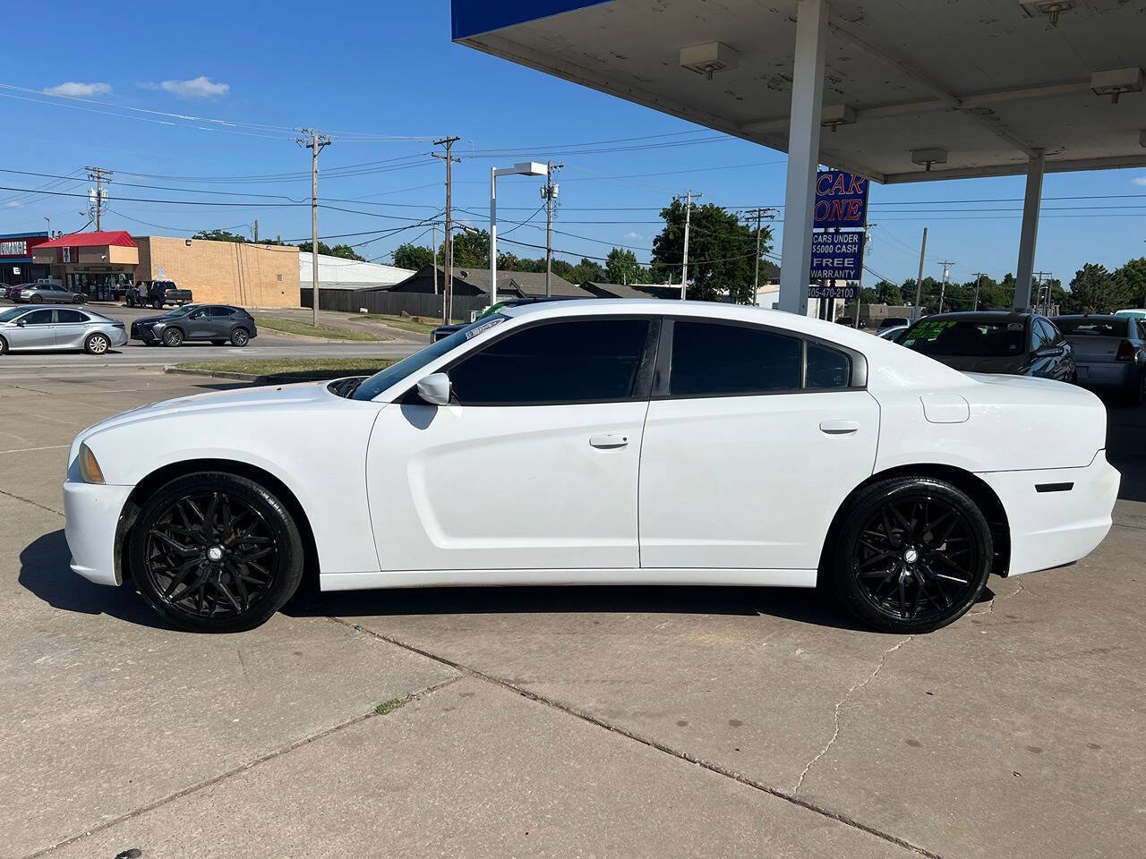 Used 2011 Dodge Charger SE RWD image 4