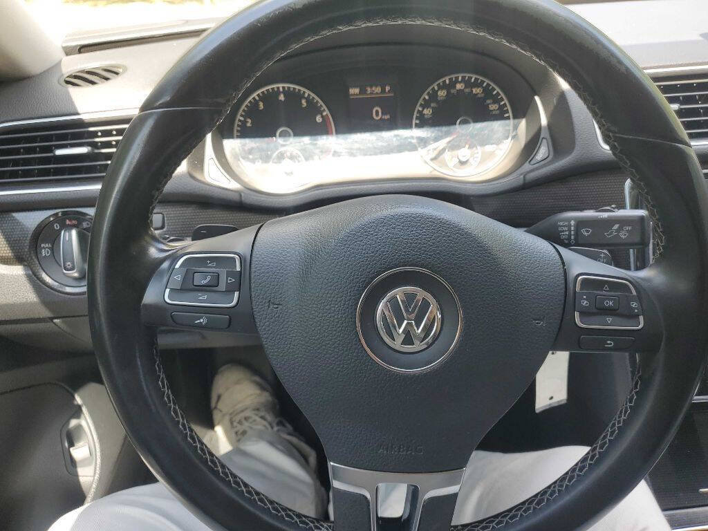 Used 2015 Volkswagen Passat 1.8T Sport FWD image 31