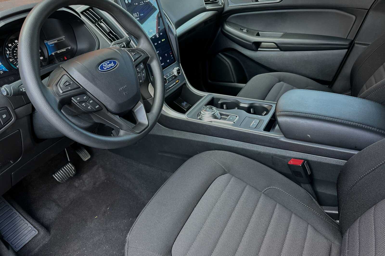 New 2024 Ford Edge SE w/ Black Appearance Package AWD/4WD image 7