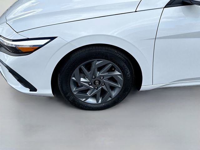 Used 2024 Hyundai Elantra SEL image 30