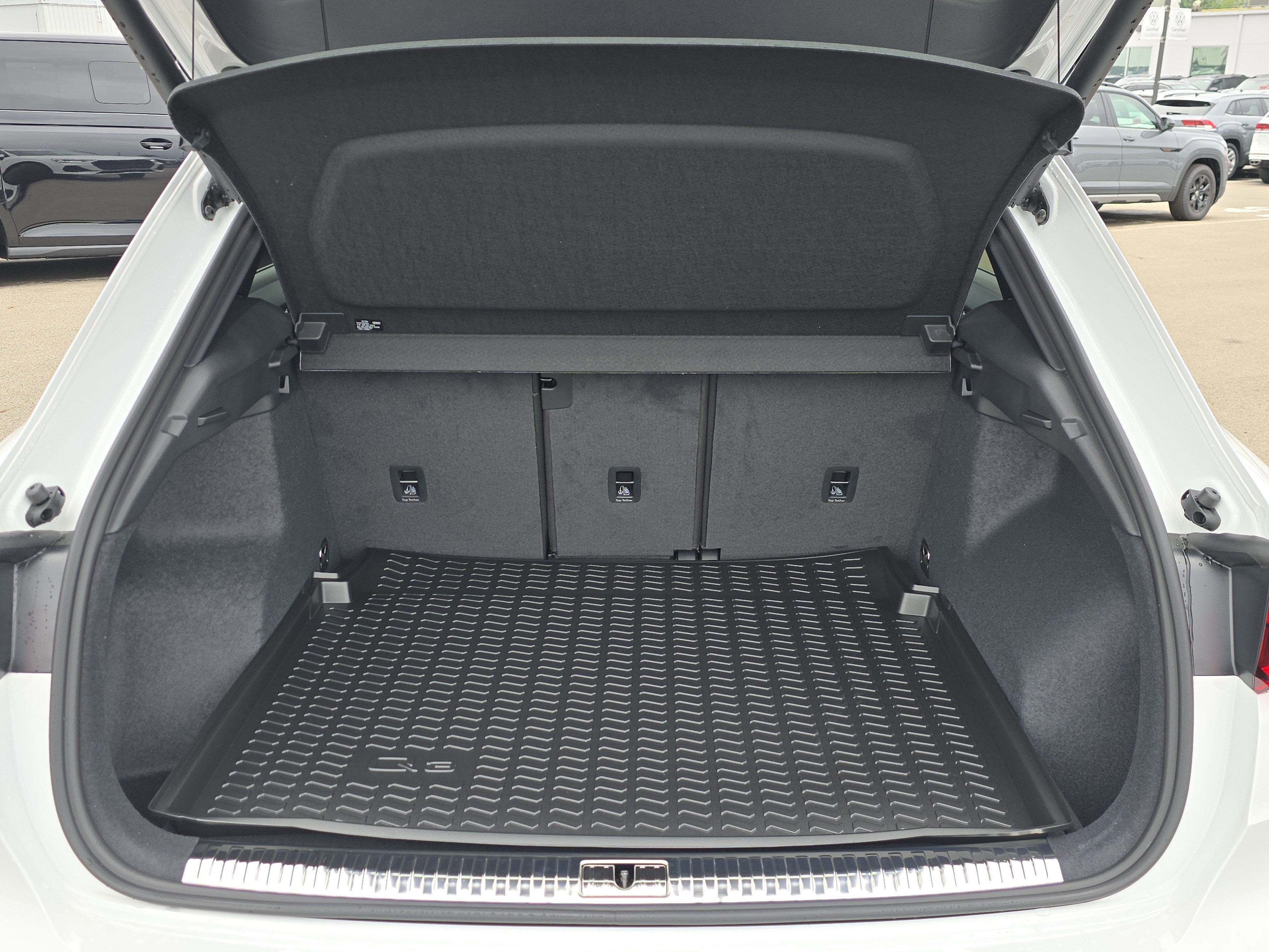 New 2025 Audi Q3 2.0T Premium image 18