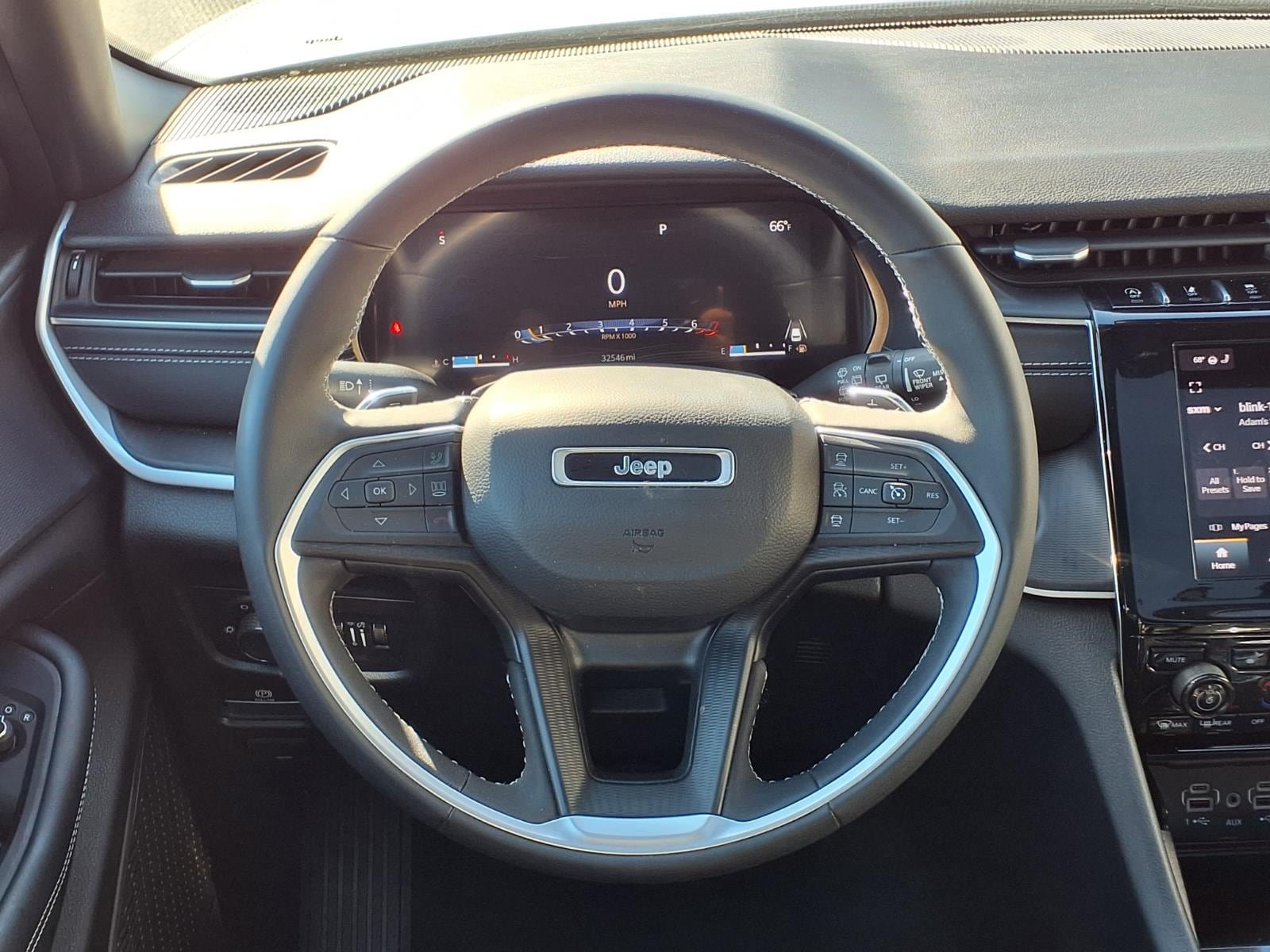Used 2024 Jeep Grand Cherokee Altitude AWD/4WD image 27