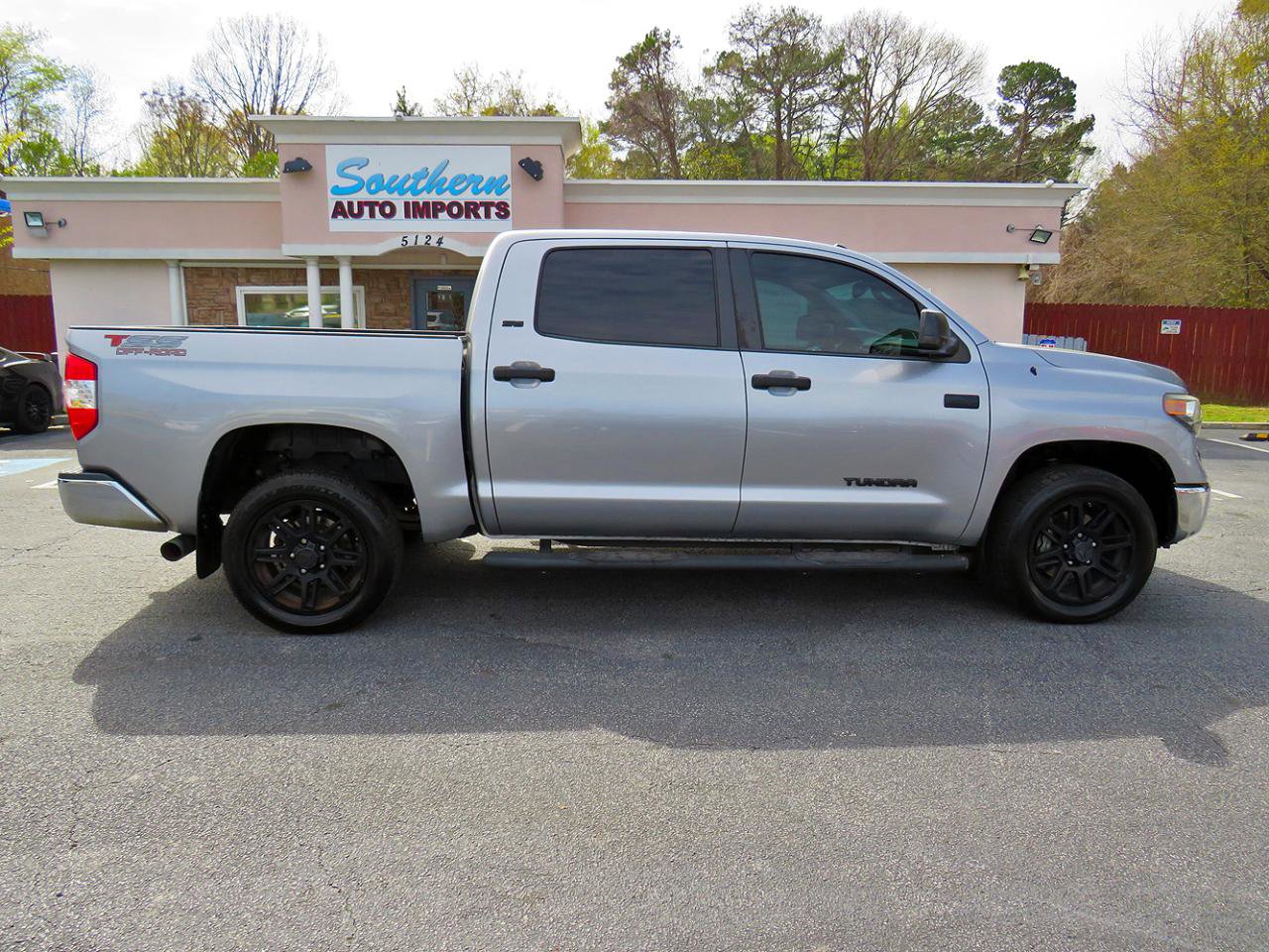 Used 2019 Toyota Tundra SR5 w/ SR5 Upgrade Package image 6