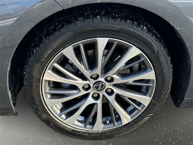 Used 2020 Lexus ES 300h w/ Premium Package image 8