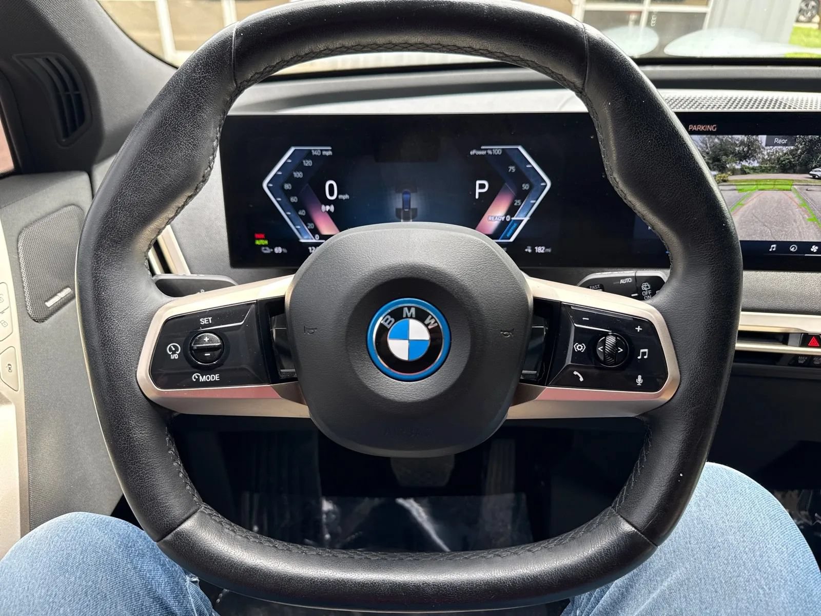 Used 2024 BMW iX xDrive50 w/ Premium Package AWD/4WD image 22