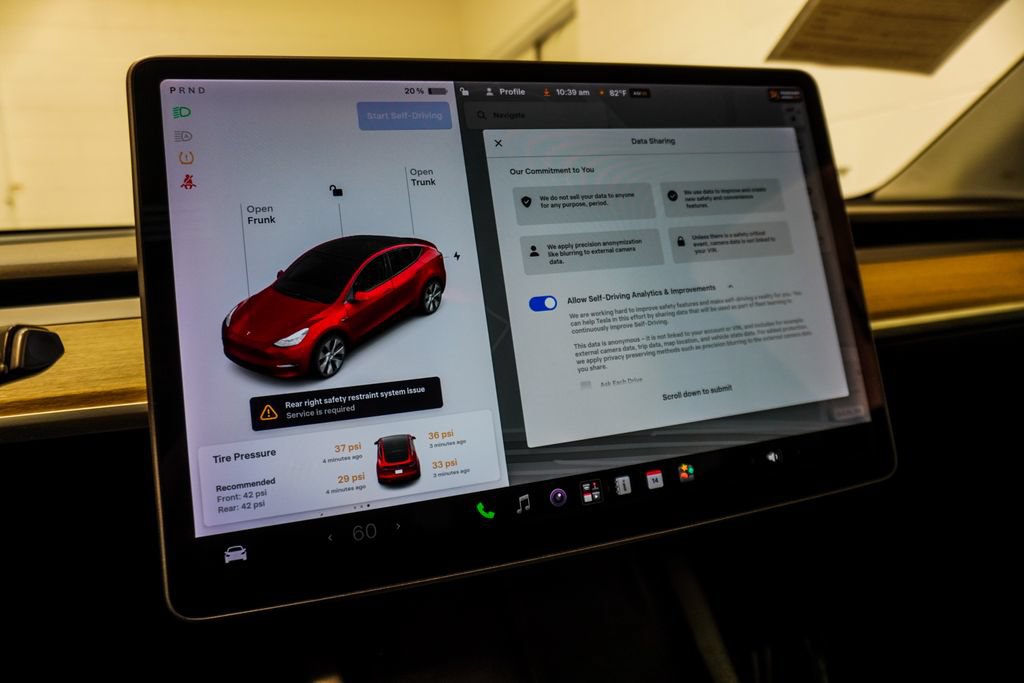 Used 2022 Tesla Model Y Long Range AWD/4WD image 22