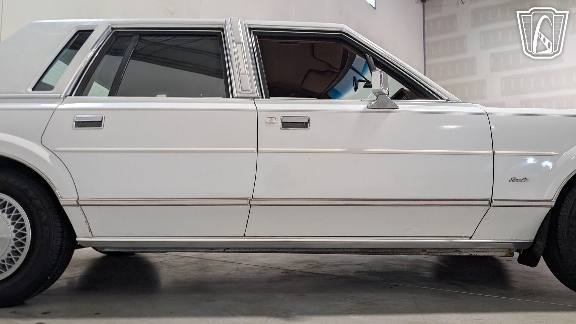 Used 1988 Lincoln Town Car RWD image 37