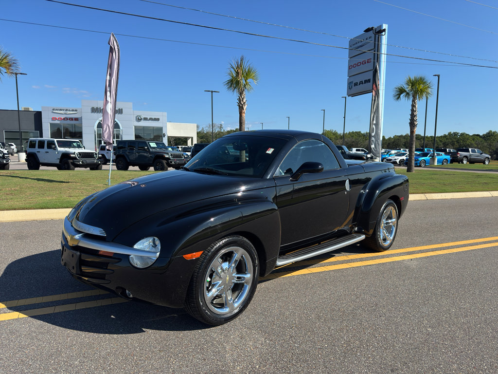 Used 2004 Chevrolet SSR w/ Preferred Equipment Group