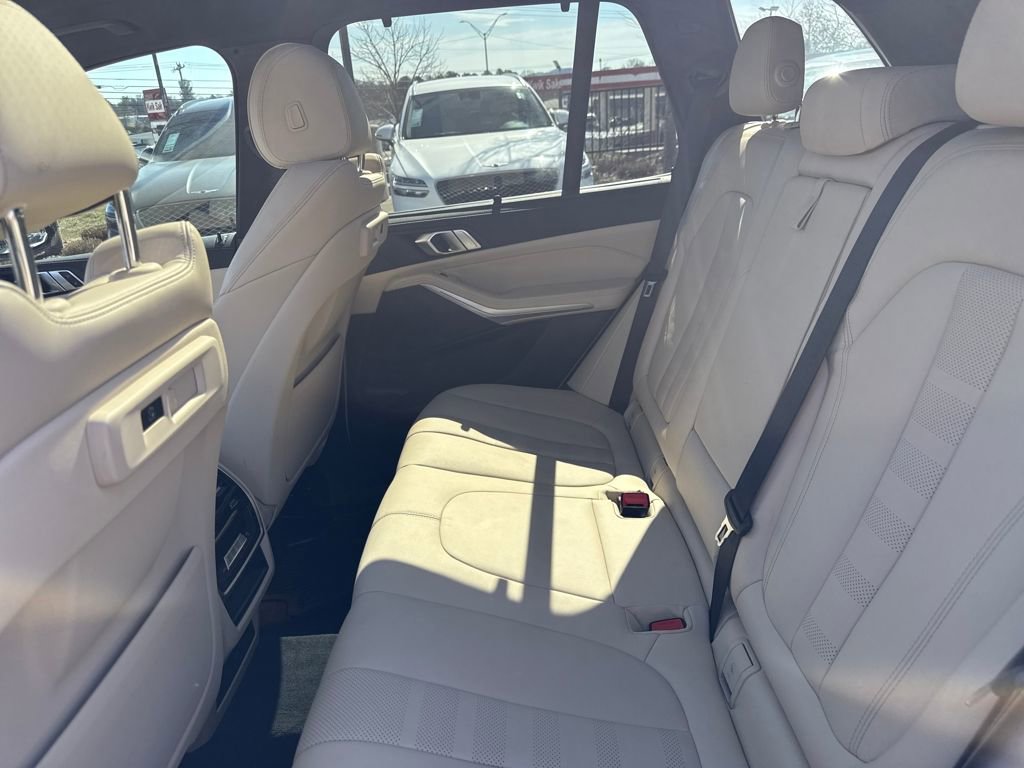 Used 2022 BMW X5 sDrive40i w/ Executive Package image 27