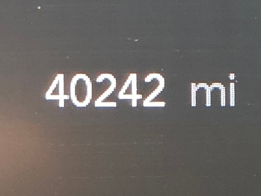 Used 2024 Chrysler Pacifica Touring-L FWD image 26