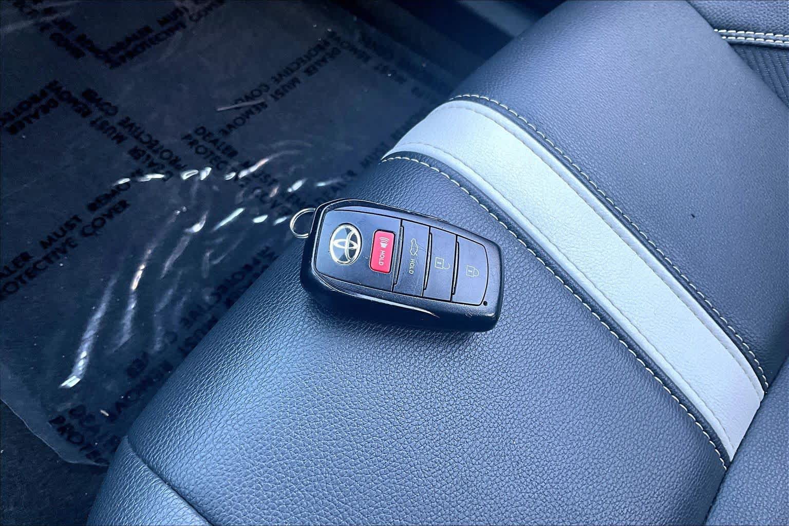 Used 2025 Toyota Camry SE FWD image 14