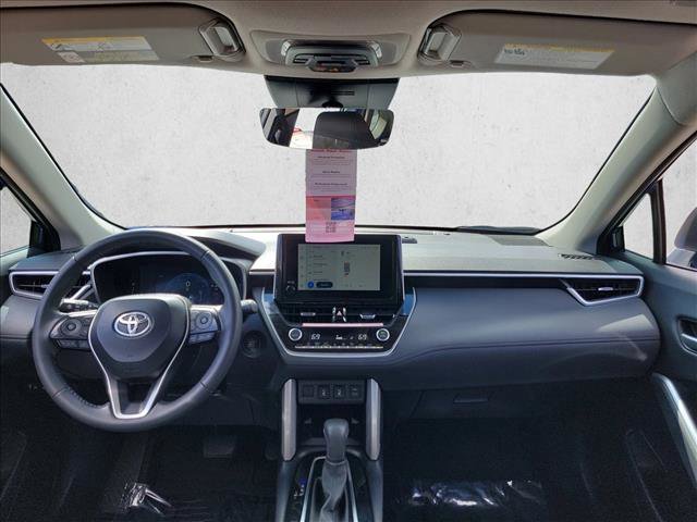 Used 2024 Toyota Corolla Cross XLE w/ Convenience Package image 18