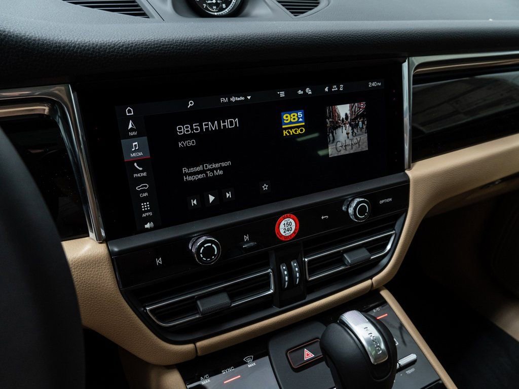 Used 2025 Porsche Macan image 16
