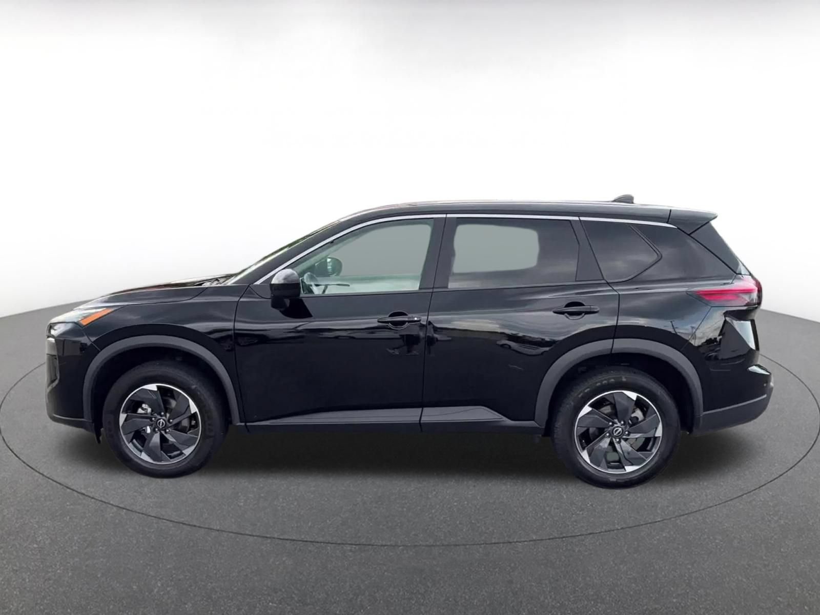 Used 2025 Nissan Rogue SV AWD/4WD image 7