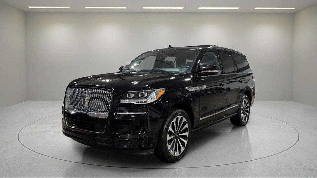 Used 2023 Lincoln Navigator Reserve image 19