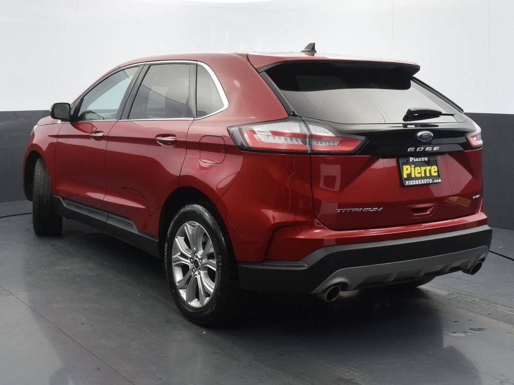 Used 2024 Ford Edge Titanium image 2