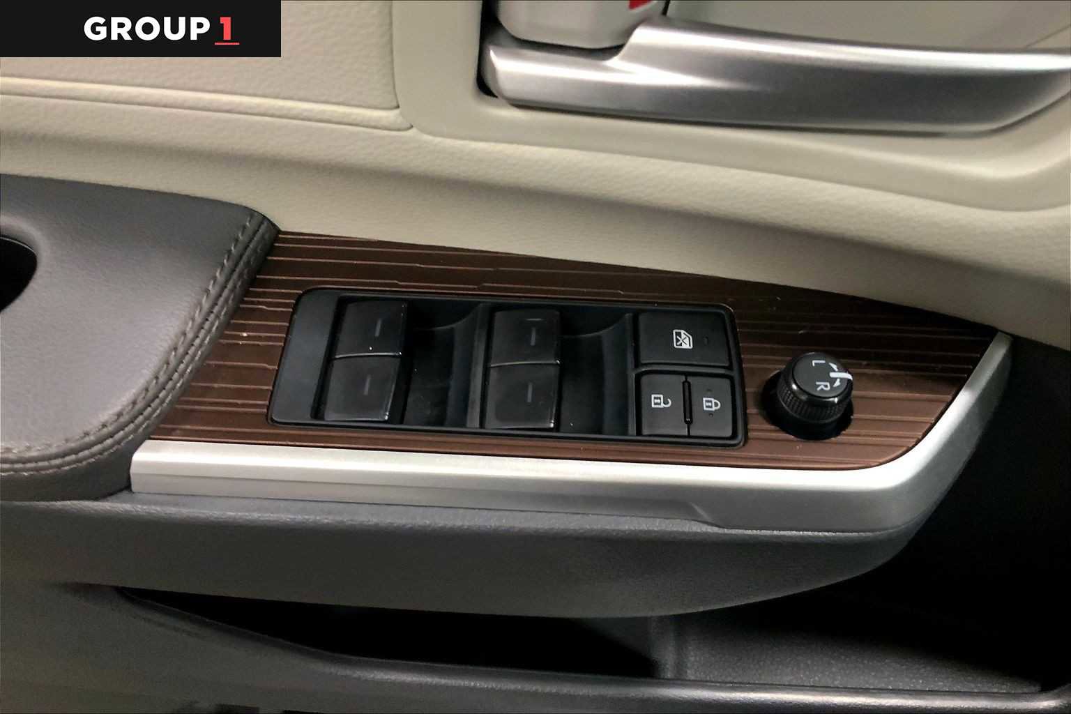 Used 2024 Toyota Sienna XLE w/ XLE Plus Package image 35