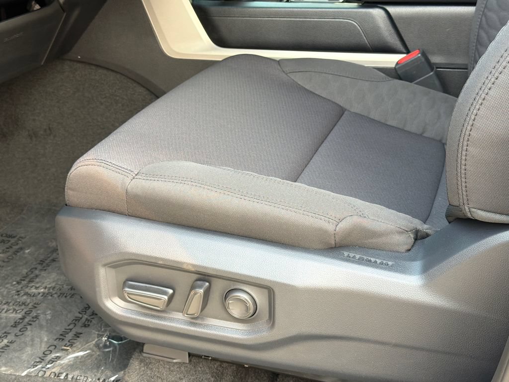 New 2026 Toyota Tundra SR5 w/ SR5 Convenience Package AWD/4WD image 15