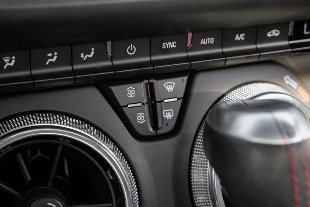 Used 2018 Chevrolet Camaro ZL1 image 27