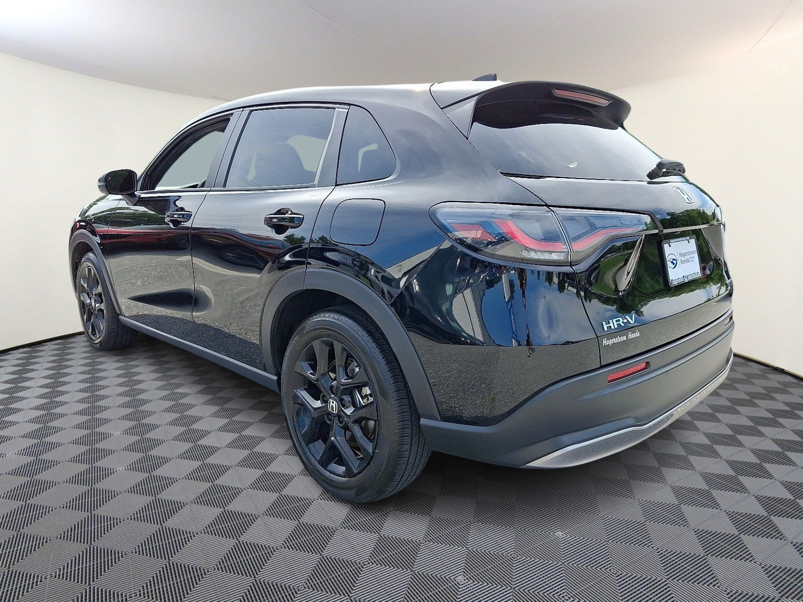 Used 2025 Honda HR-V Sport image 4