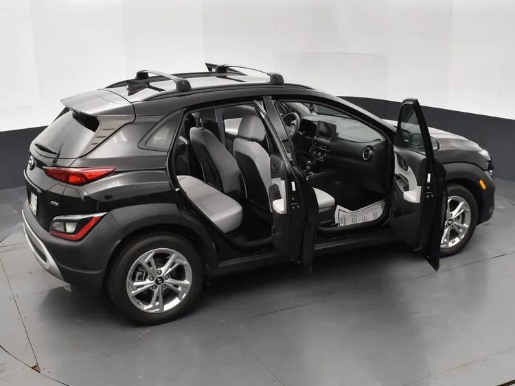 Used 2023 Hyundai Kona SEL AWD/4WD image 6