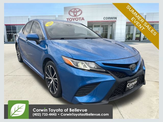 Used 2019 Toyota Camry SE FWD image 1