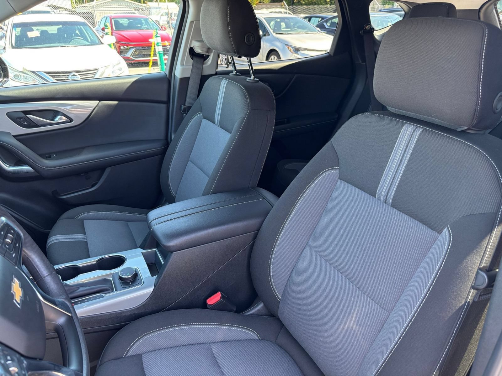 Used 2025 Chevrolet Blazer LT FWD image 37