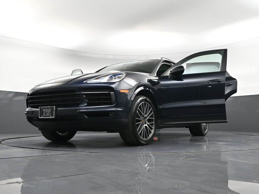 Certified 2022 Porsche Cayenne AWD/4WD image 39