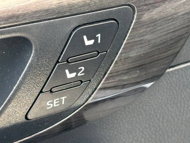 Used 2021 Toyota Highlander Platinum AWD/4WD image 7