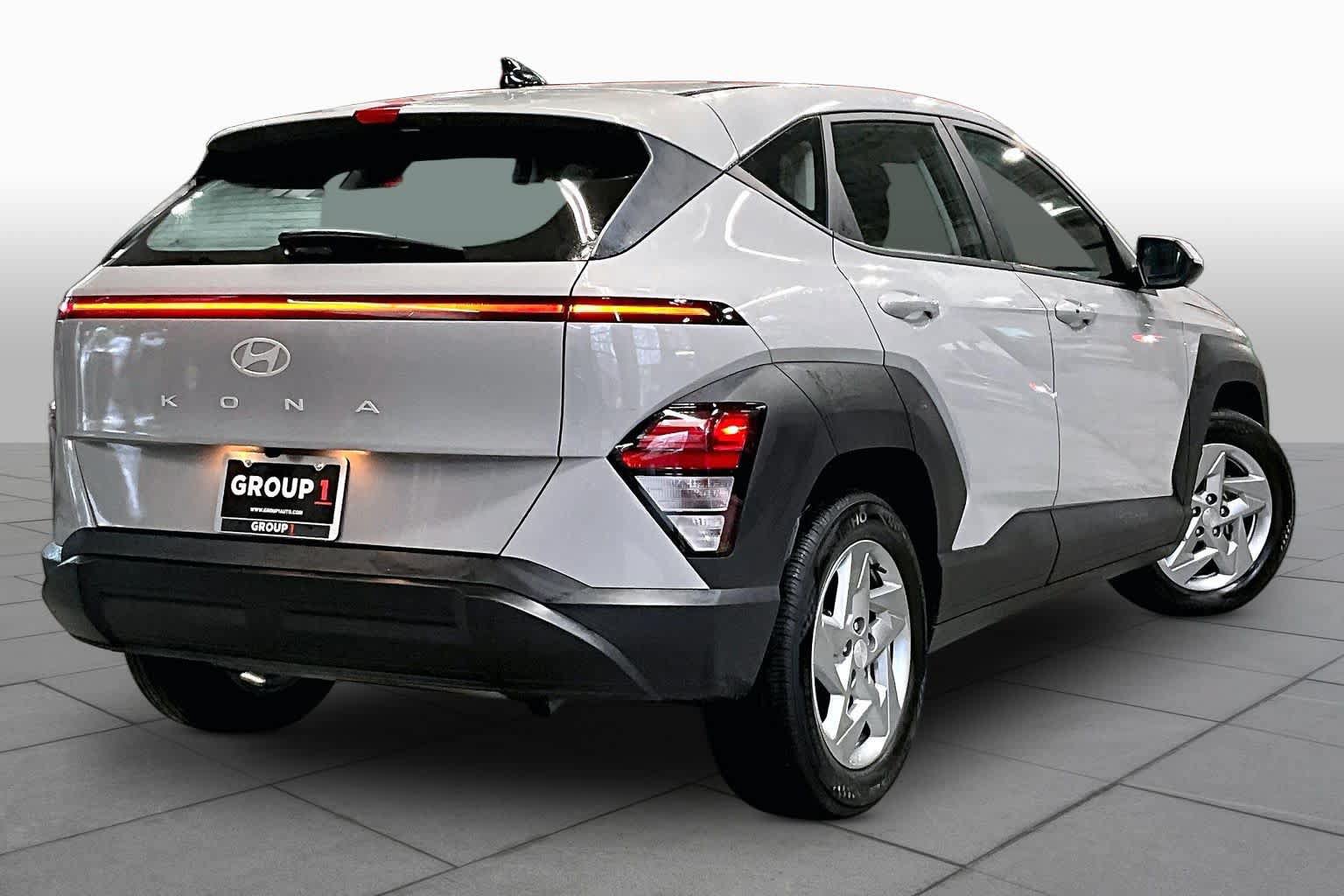 Used 2024 Hyundai Kona SE FWD image 13
