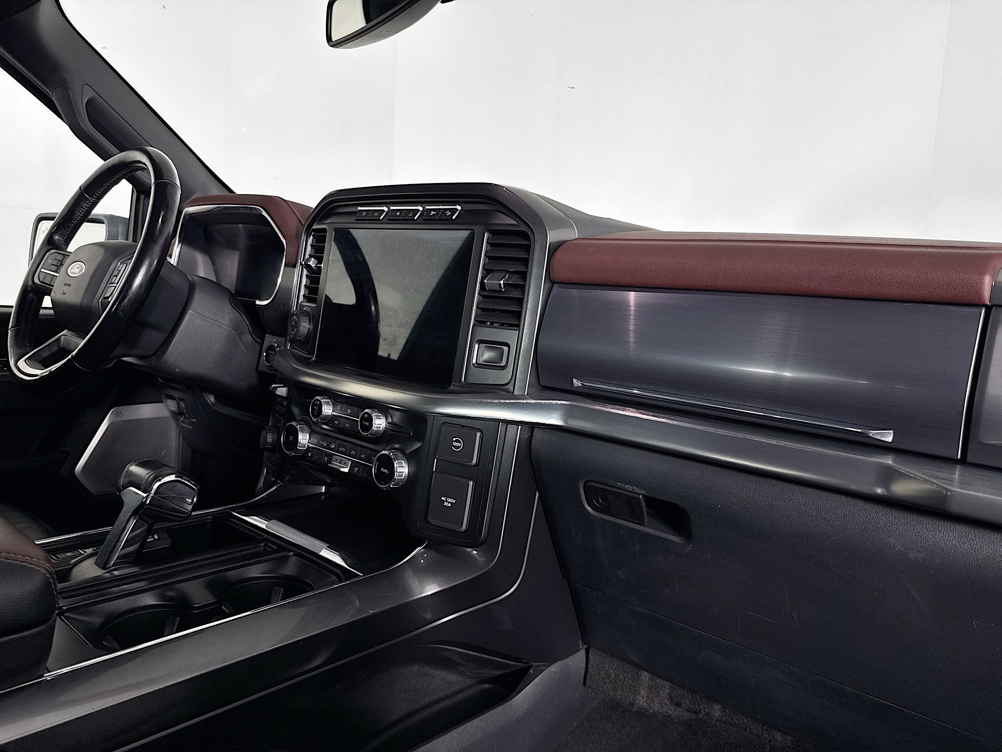 Used 2023 Ford F150 Lariat w/ Equipment Group 502A High image 29