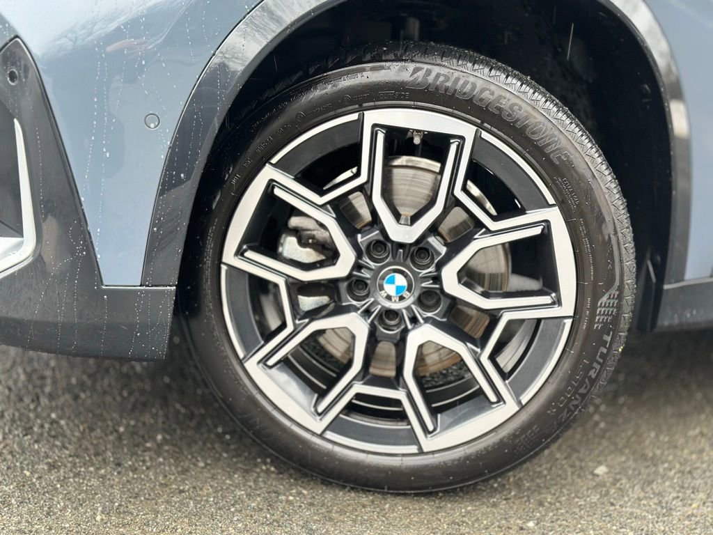 Certified 2025 BMW X1 xDrive28i w/ Technology Package image 2