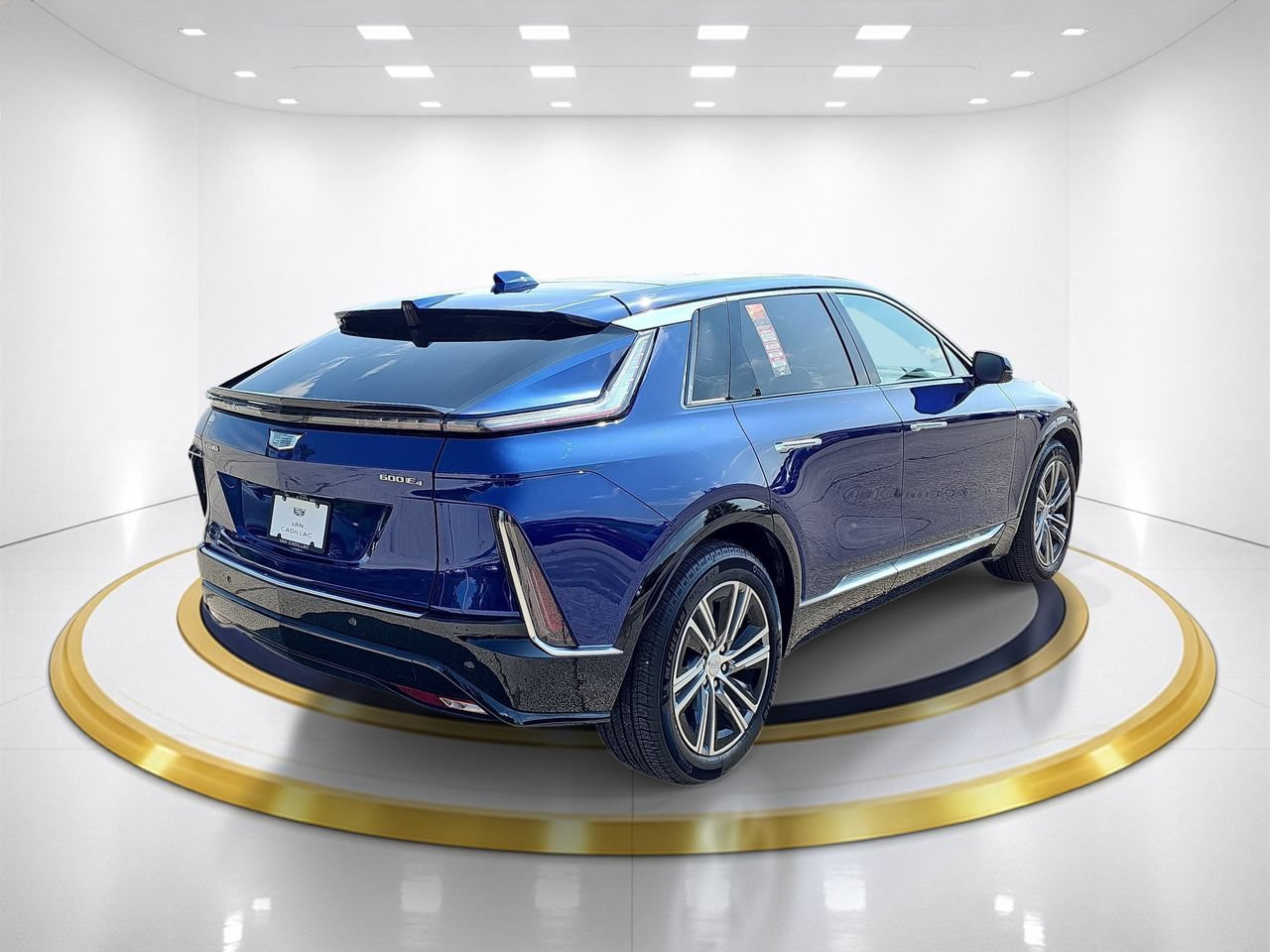 Certified 2024 Cadillac Lyriq Luxury AWD/4WD image 5