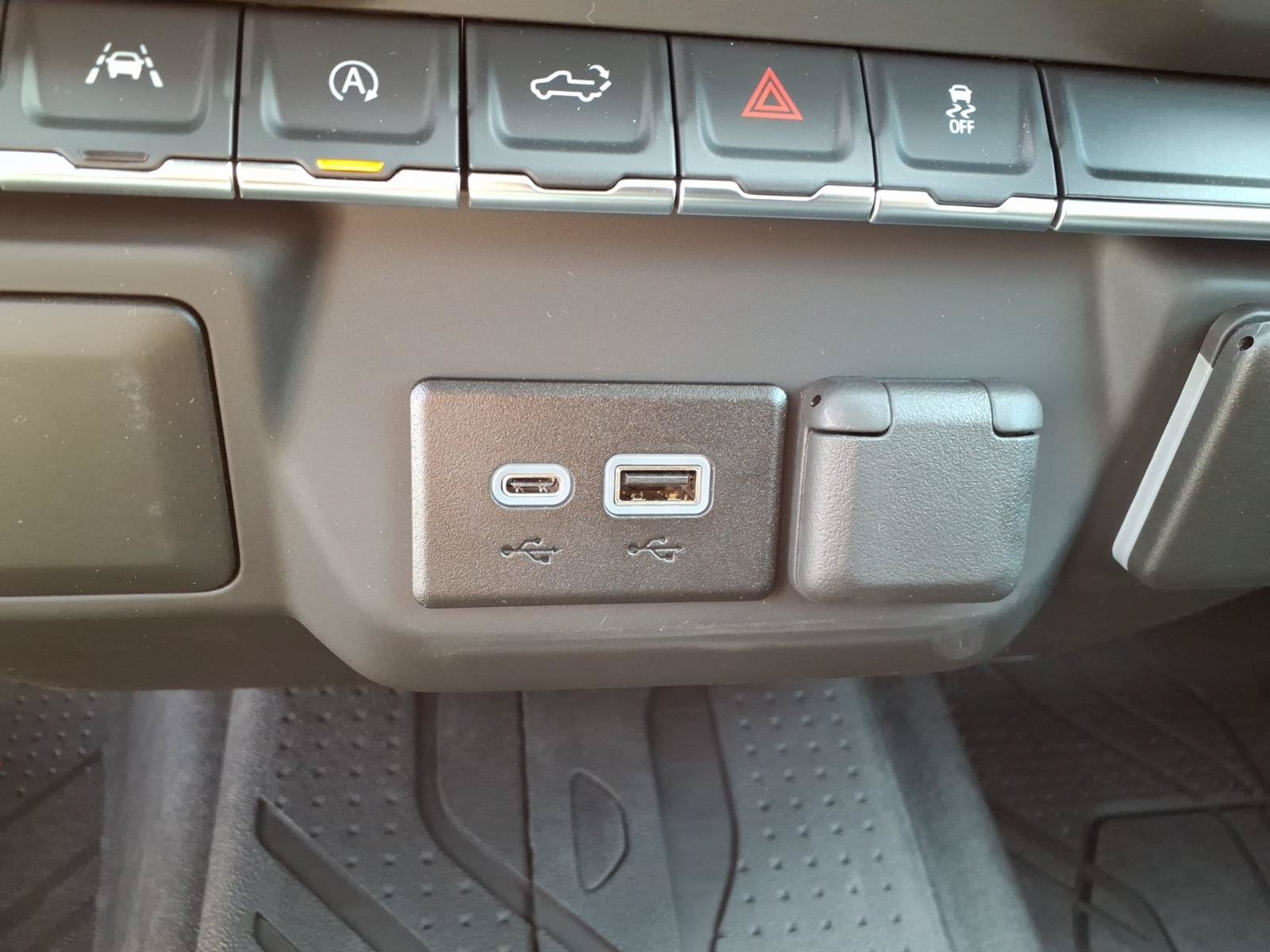 New 2026 Chevrolet Silverado 2500 ZR2 w/ LPO, Dark Essentials Package AWD/4WD image 22