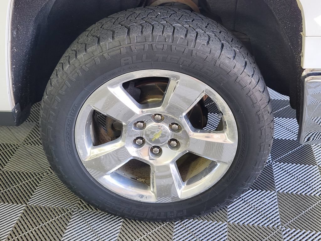 Used 2015 Chevrolet Silverado 1500 LT w/ LT Convenience Package AWD/4WD image 9