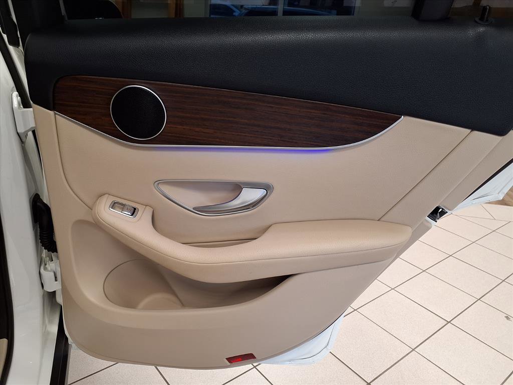 Used 2022 Mercedes-Benz GLC 300 4MATIC image 13