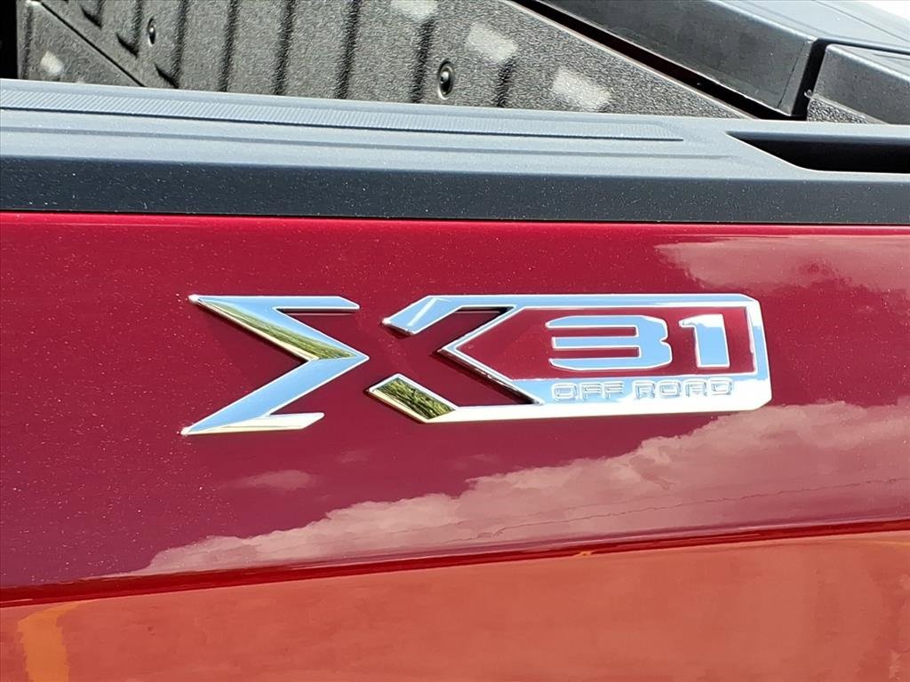 New 2026 GMC Sierra 1500 SLT image 11