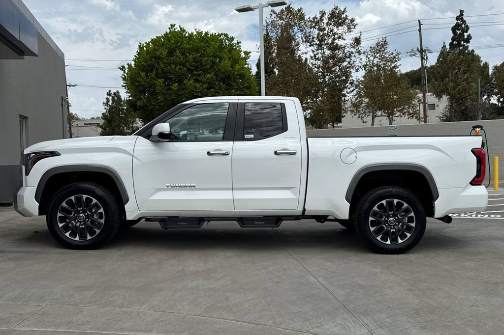 Used 2024 Toyota Tundra Limited AWD/4WD image 9