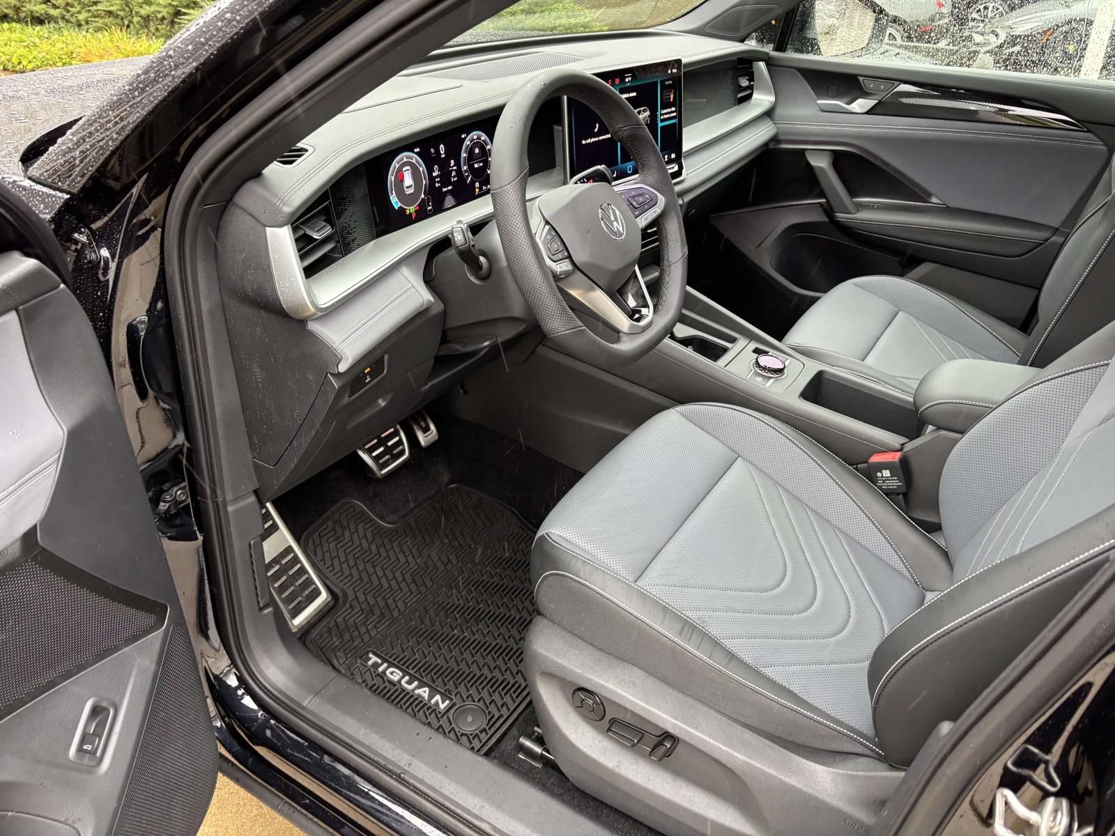 Used 2026 Volkswagen Tiguan SE R-Line AWD/4WD image 26