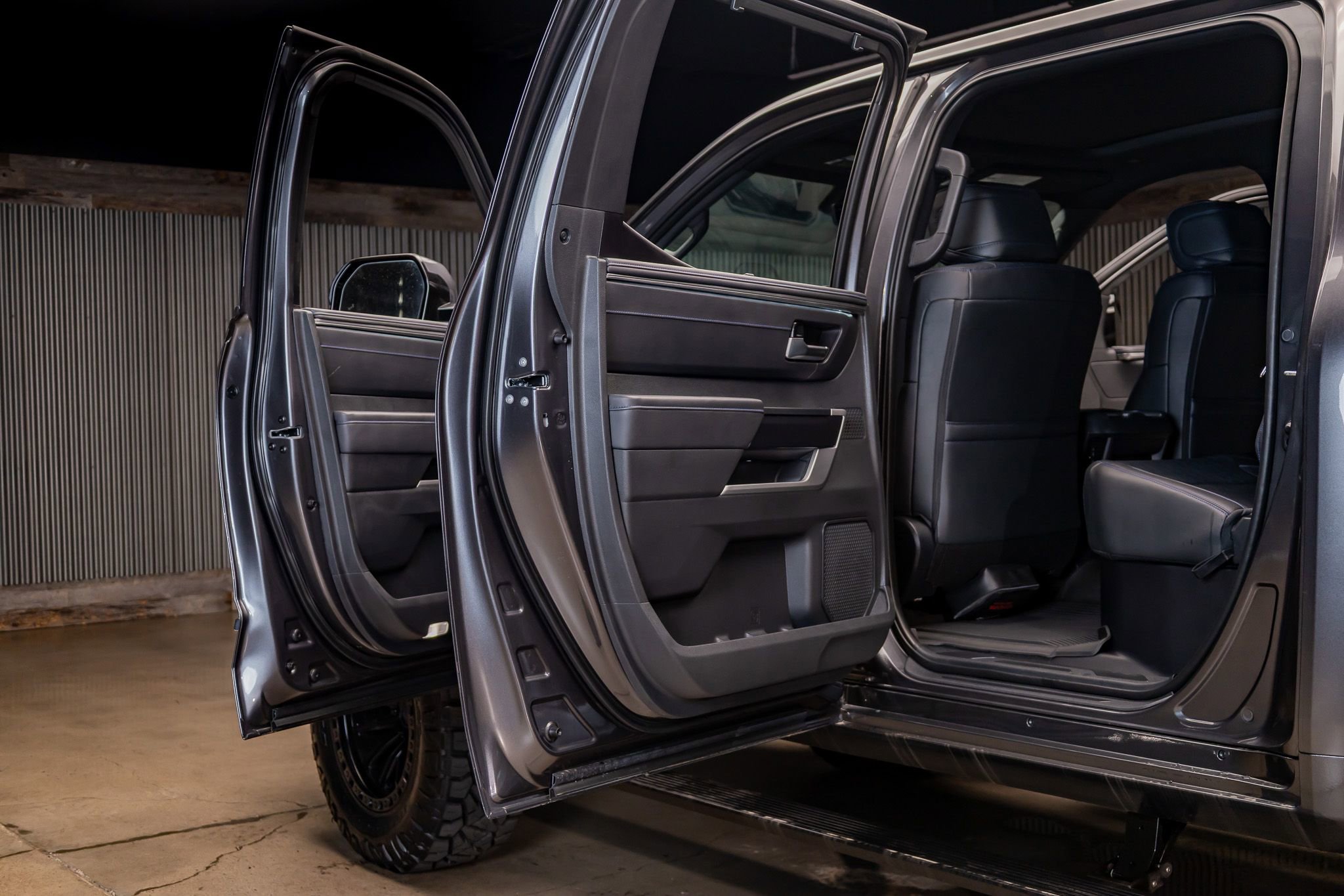 Used 2025 Toyota Tundra Platinum image 31
