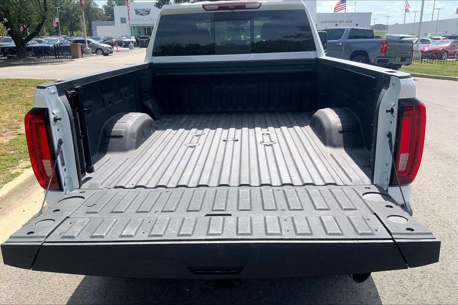 Used 2023 GMC Sierra 2500 SLT AWD/4WD image 4