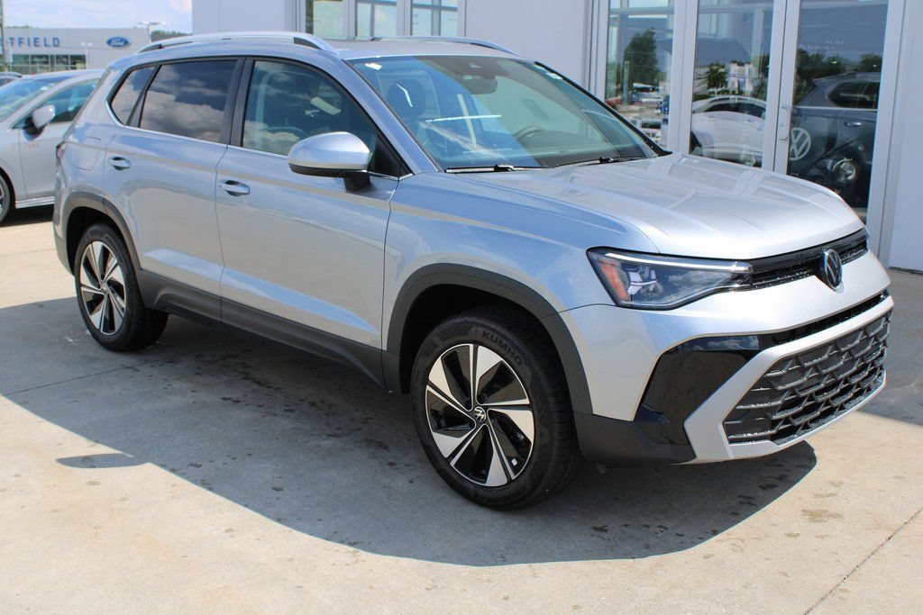 Used 2025 Volkswagen Taos SE