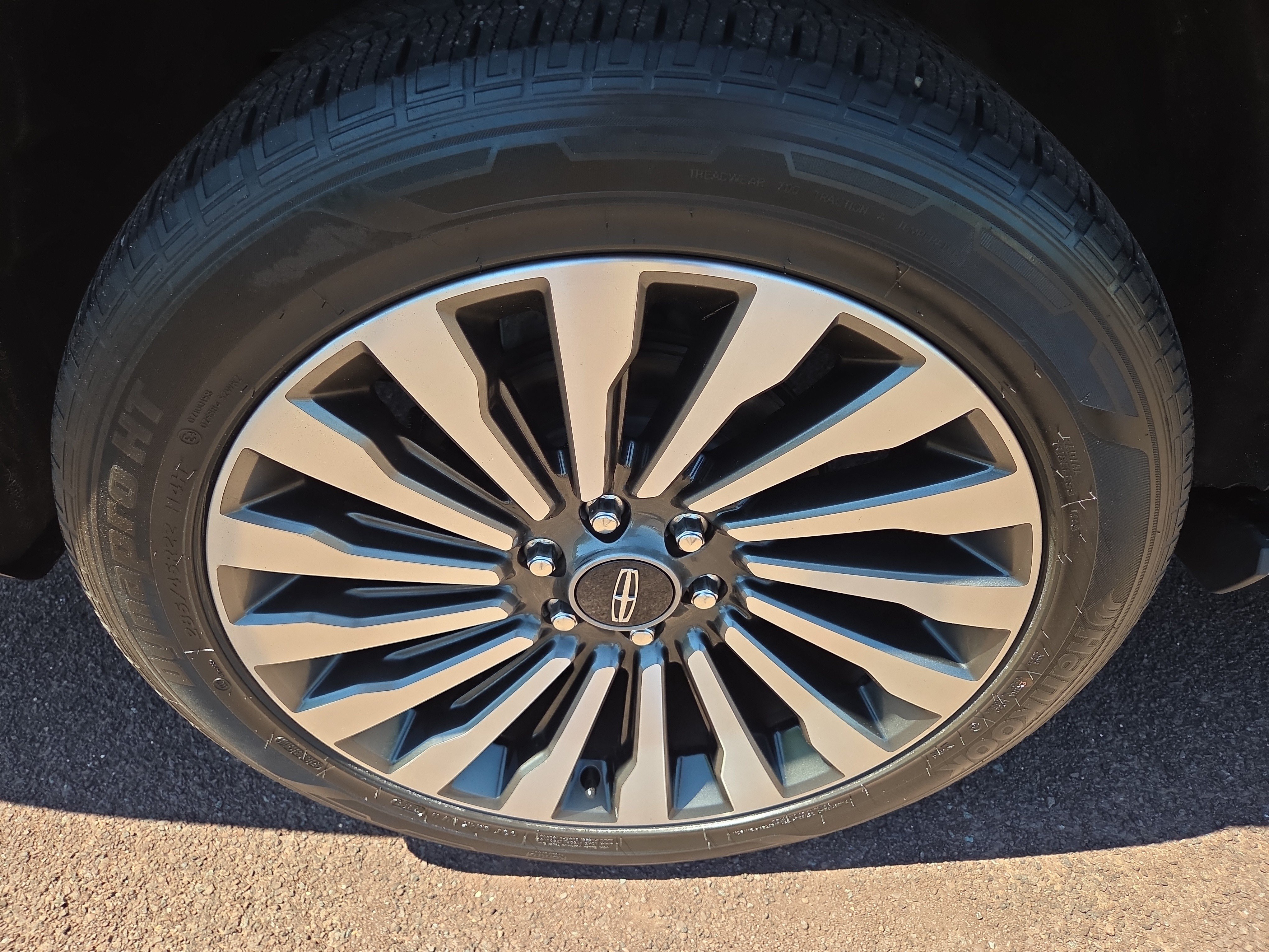 Used 2021 Lincoln Navigator L Reserve w/ Luxury Package AWD/4WD image 10