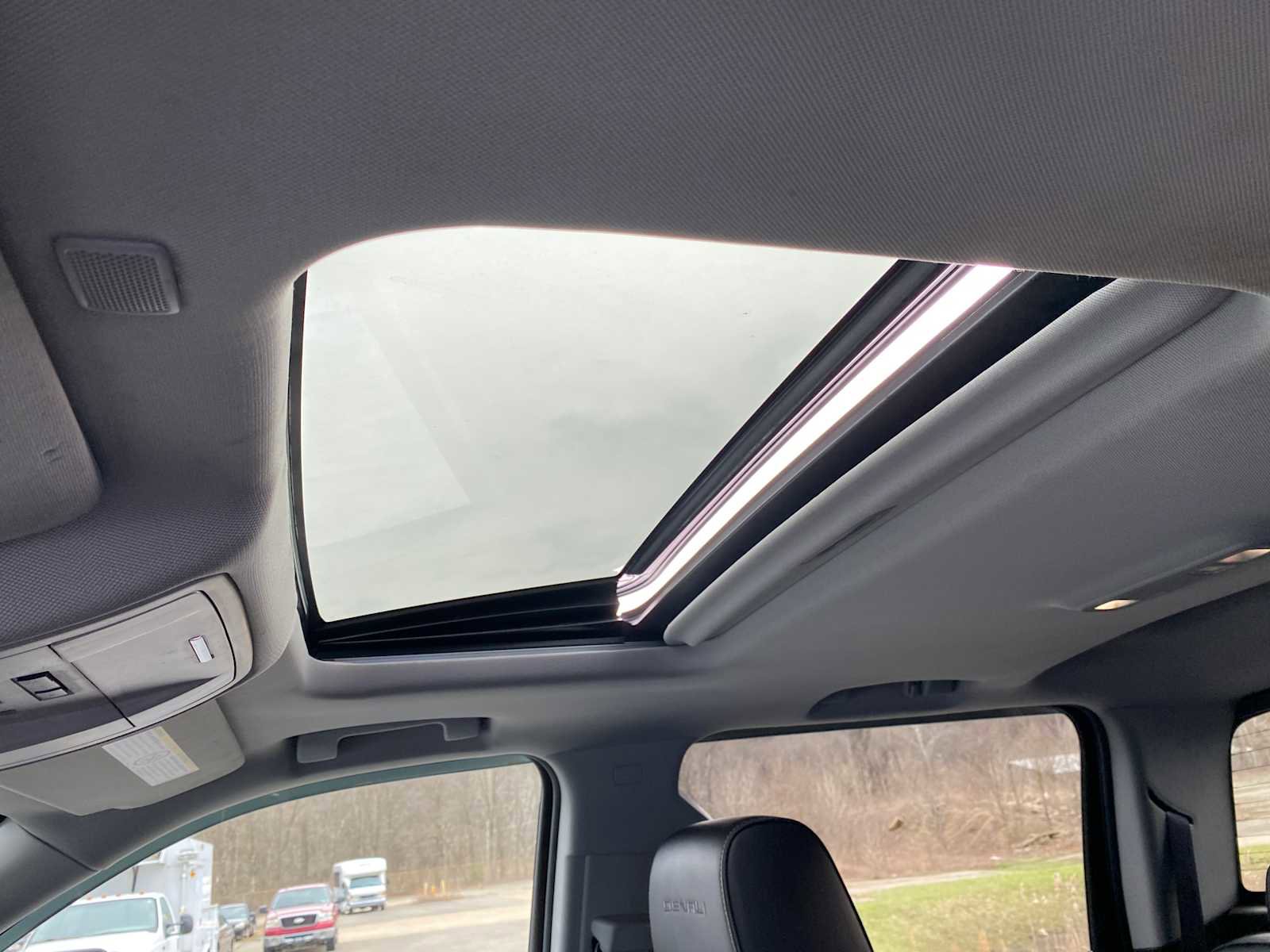 Used 2017 GMC Sierra 3500 Denali w/ Duramax Plus Package image 28