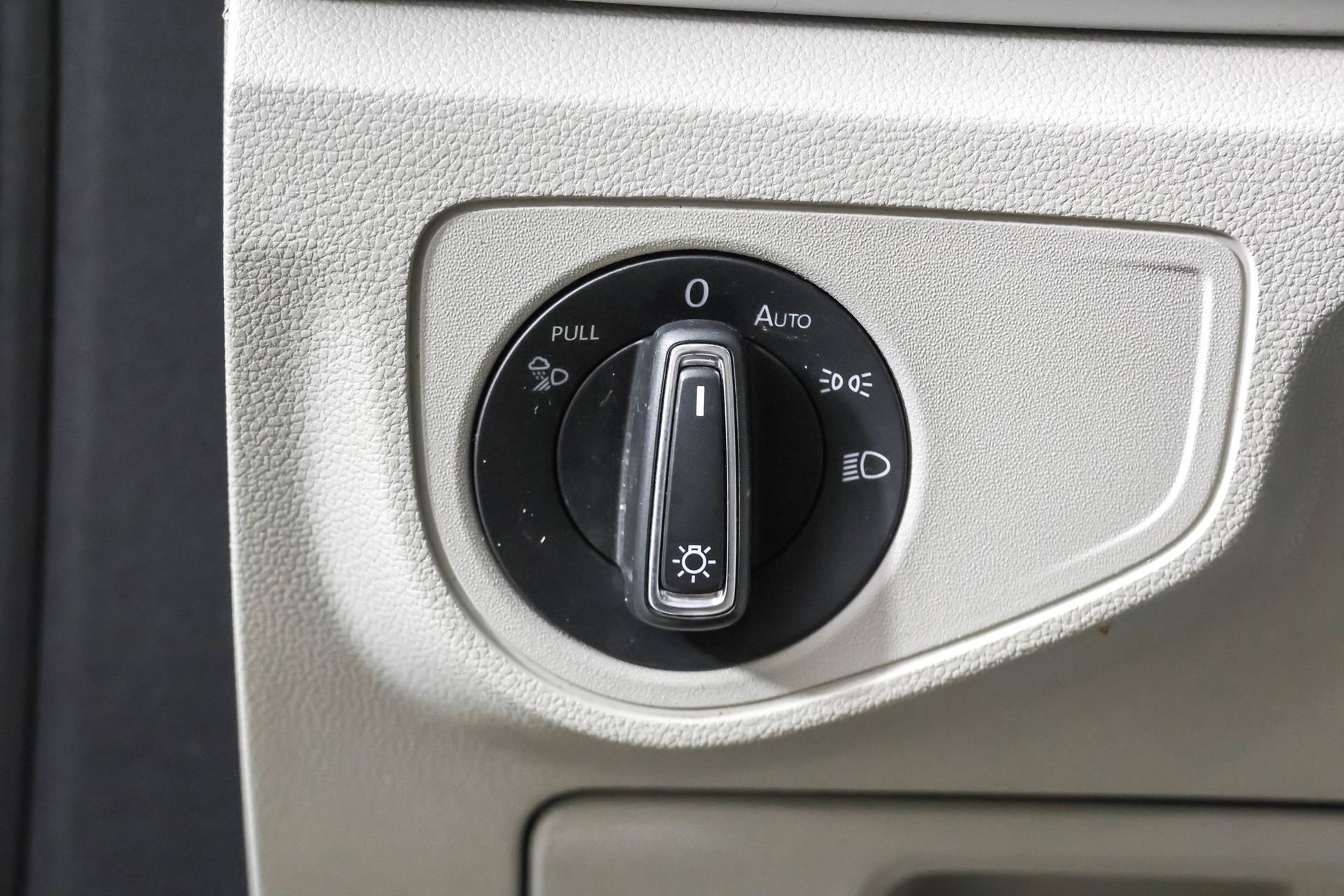 Used 2022 Volkswagen Atlas SE w/ Black Wheel Package image 25