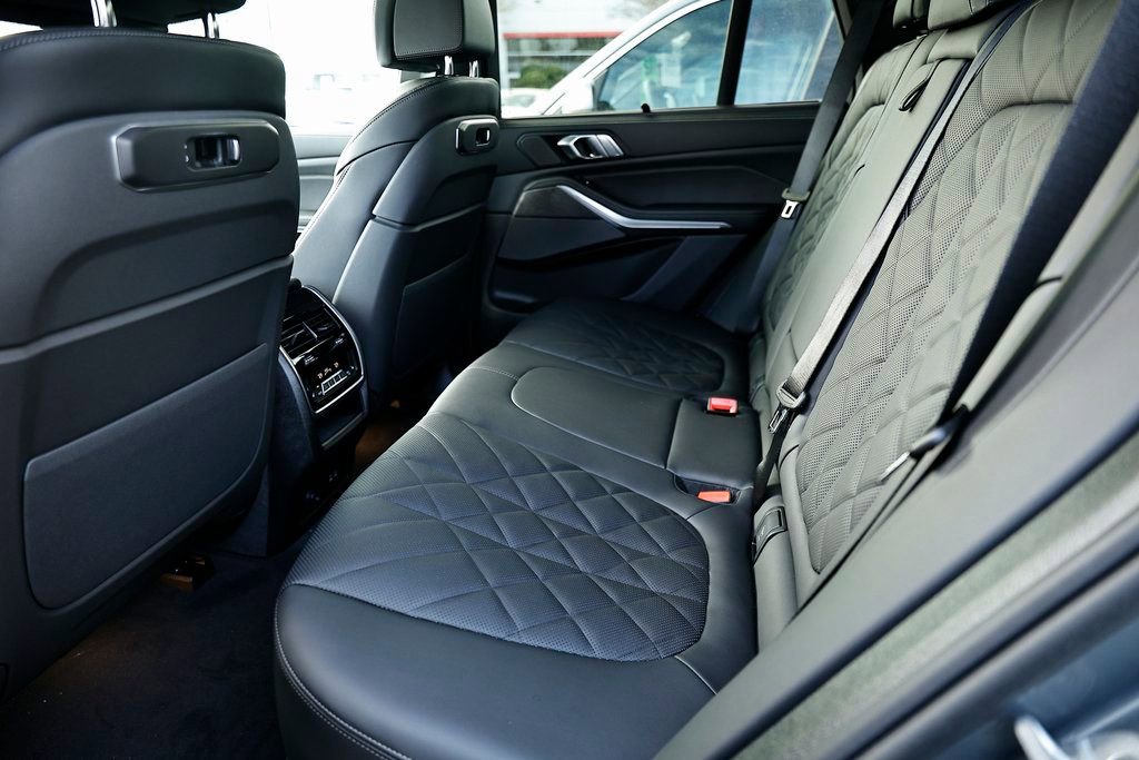 New 2026 BMW X5 xDrive40i w/ M Sport Package image 25