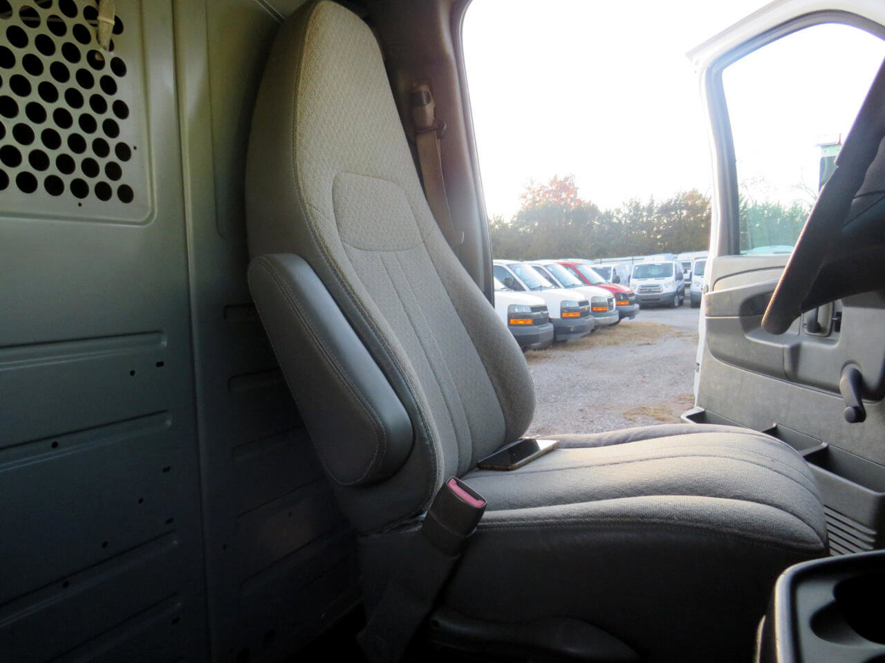 Used 2011 Chevrolet Express 2500 image 38