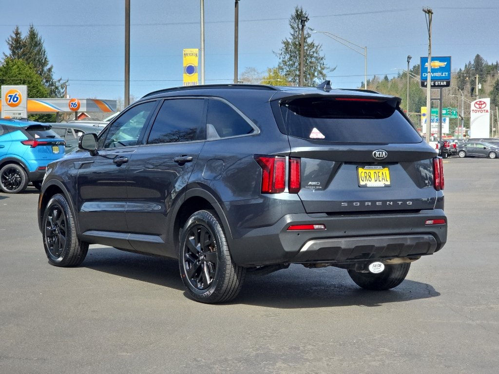 Used 2021 Kia Sorento S image 3