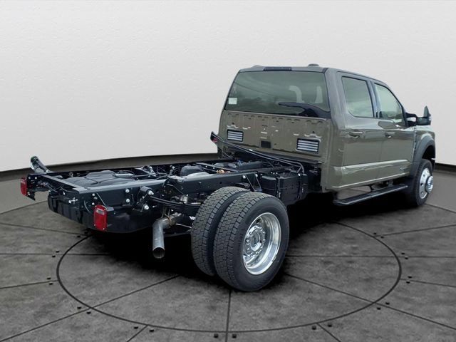 New 2026 Ford F550 4x4 Crew Cab image 3