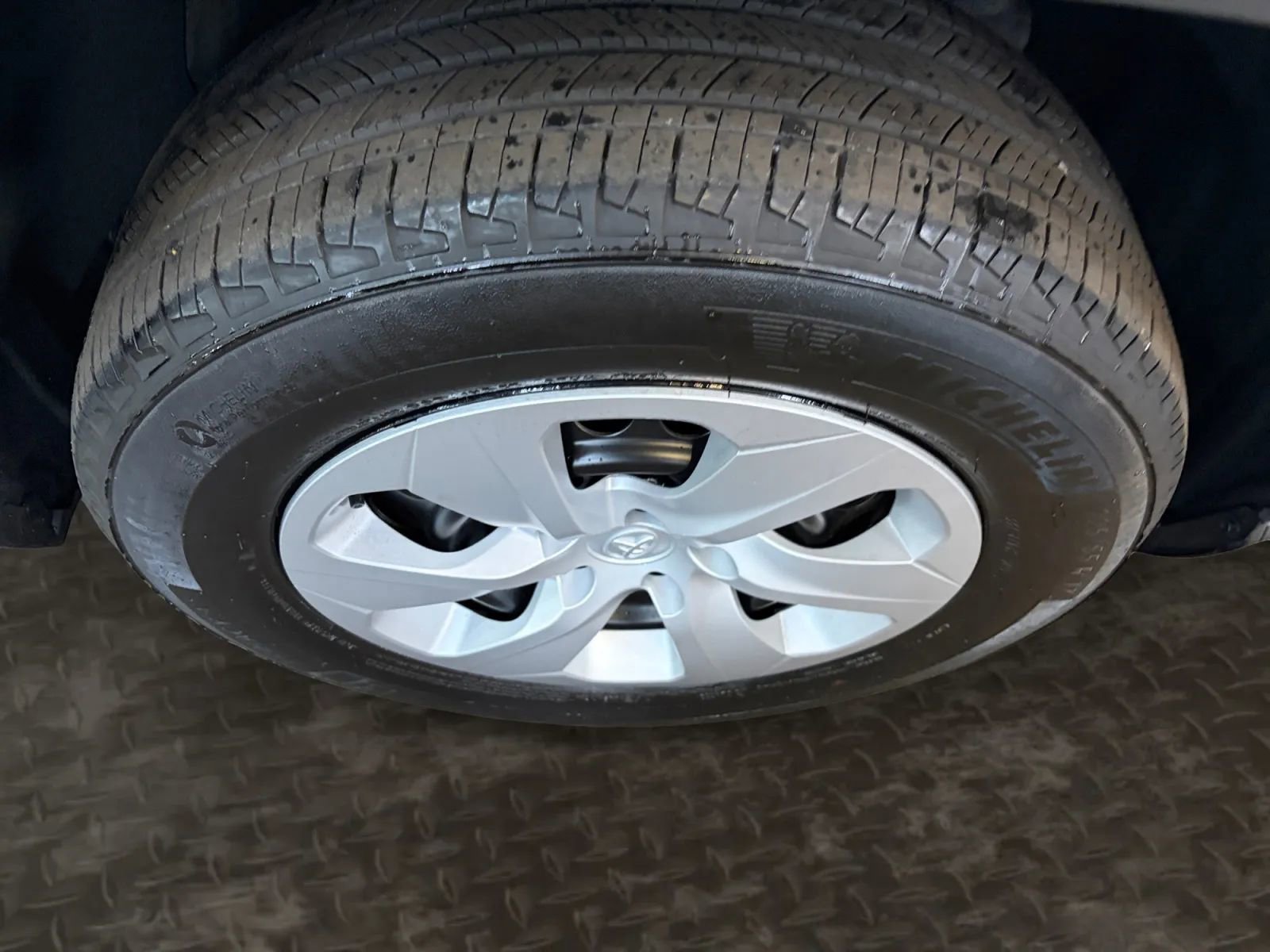 Used 2025 Toyota RAV4 LE image 35